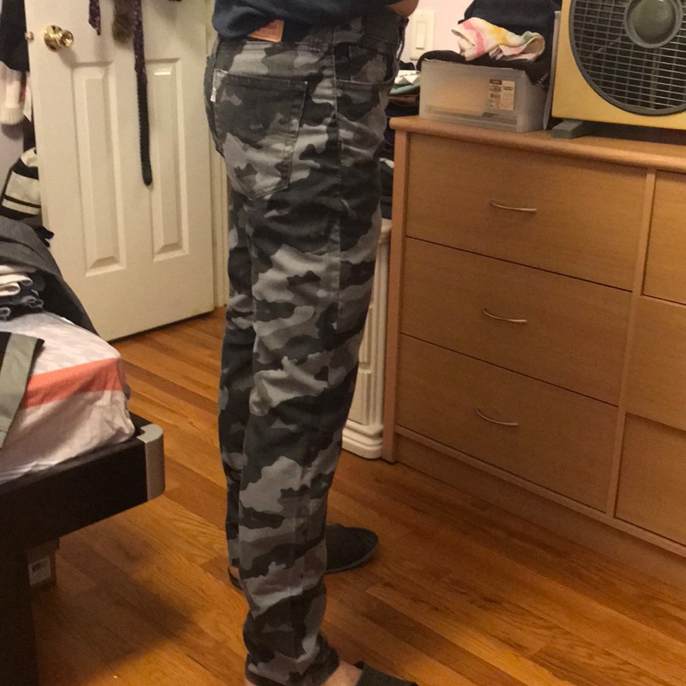 LEVIS - Picture 4 of 5